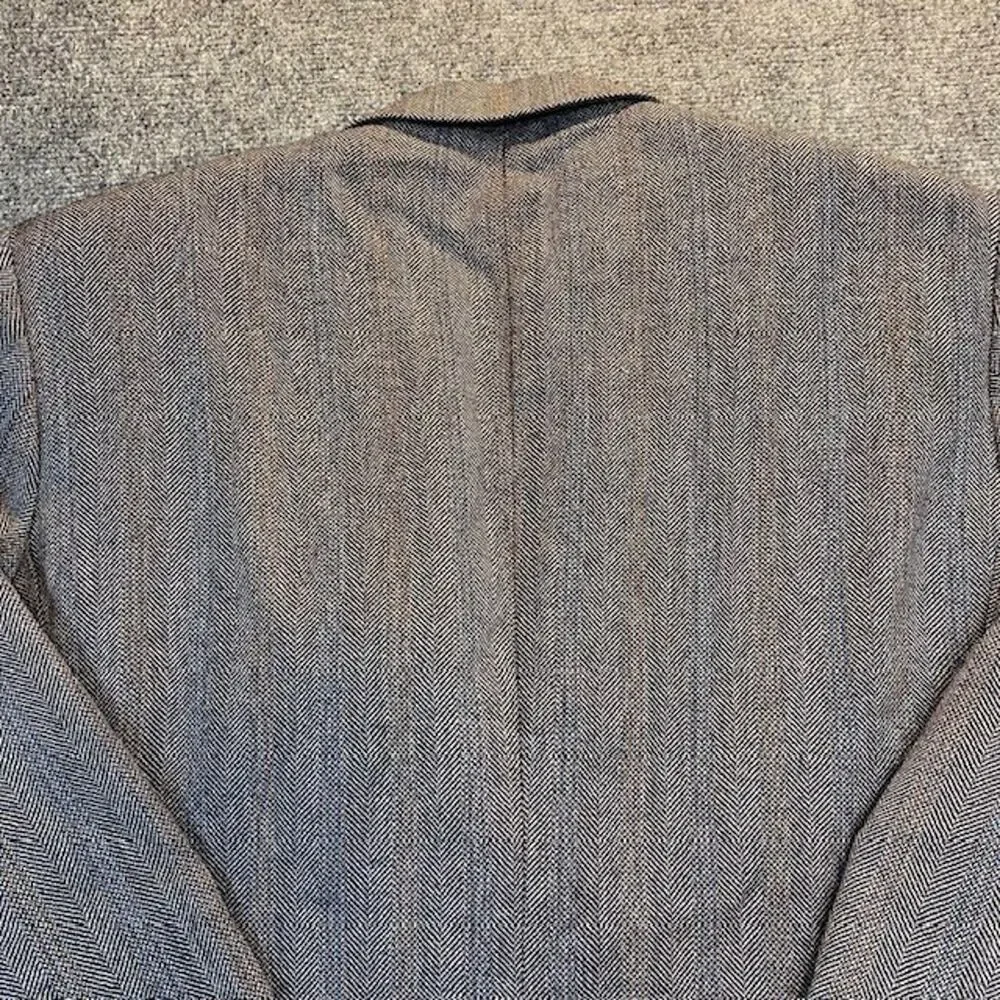 WALL STREET Collection All Wool Herringbone Tweed Suit Blazer Jackets 46 R USA